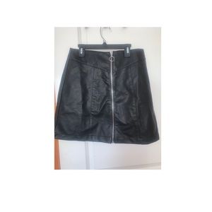 Fashion nova “I’m feeling you” mini skirt